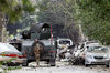 当地时间2019年5月8日，阿富汗喀布尔，据俄罗斯卫星网报道，阿富汗卫生部发言人马亚尔表示，阿富汗首都喀布尔市8日发生的爆炸已造成12人受伤。阿富汗内政部发言人拉希米指出，爆炸地点位于非政府组织美国援外合作署(CARE International)的办公大楼附近。据报道，爆炸发生后，又爆发枪击。塔利班组织宣布对此次爆炸负责。WAKIL KOHSAR /视觉中国

