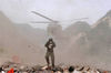 2008年5月18日11时，四川德阳，直升机降落在绵竹市金华镇三江村临时停机坪，开始营救被困村民，这里是灾区最后一个孤岛。