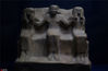2019年5月25日，天津博物馆，法老的国度——古埃及文明展。群雕人像，石灰岩，新王国时期（公元前1150-前1069年）。