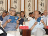 2019年5月26日，北京，97岁新四军老战士周东葵与91岁新四军老战士储渭出席《陈毅诗抄》品读座谈会。