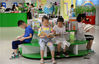 2019年7月2日，小读者在河北省邯郸市图书馆阅读书籍。