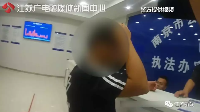 打牌输了70万，怪警察不查处棋牌室？！男子一怒干出这种事…