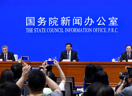 Jiangsu leaders brief on development progress