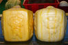 2007年6月4日，河南许昌超市出现一种福娃西瓜。据商家介绍，“福娃西瓜”共有5个面，每个面上分别有一个福娃浮雕形状，瓜的顶部还配有“福娃”的名字。牛书培/视觉中国

