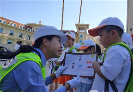 温暖一城人 这些“小天使”们迎来特殊的人生第一课