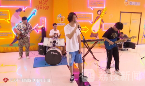 蓝调鸡块、嘻哈土豆泥……南京一高校打造音乐主题食堂