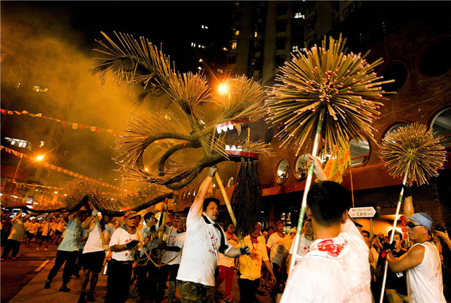 中新社：香港举行“大坑舞火龙”迎接中秋佳节