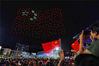 2019年9月17日晚，一场无人机灯光秀表演在南京航空航天大学天目湖校区“筑梦云天”迎新晚会上亮相，300架无人机伴随着灯光和音乐缓缓升空，组成爱我中华、天安门、大飞机等图案，迎接国庆节的到来。