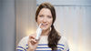 2016年8月9日讯（具体拍摄时间不详），牙医专家们研发出世界第一款内置高清摄像头的牙刷，可以使刷牙者在刷牙时清楚地看到牙齿是否清洁。这款Prophix牙刷可以通过WIFI与手机和平板电脑连接，并可以将摄像头视角推近和拉远。