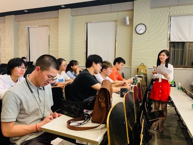 我们看到了发光的你 | 紫金奖?中国（南京）大学生设计展高校宣讲