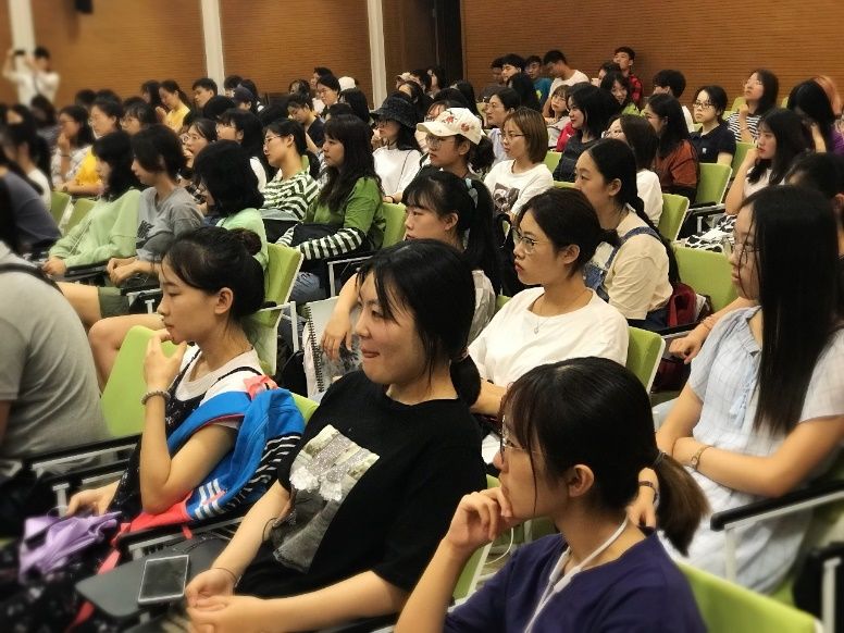 我们看到了发光的你 | 紫金奖?中国（南京）大学生设计展高校宣讲