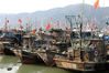 2019年9月21日，江苏连云港，在连云区西连岛村渔业码头，许多渔船靠泊港湾躲避台风。
