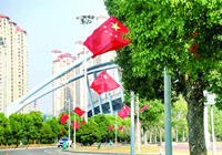 红旗飘扬迎国庆  淮安处处洋溢着喜庆的氛围