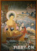 图为彩唐作品《释迦牟尼三尊》作者杨本加（中国西藏网 记者/许娜）