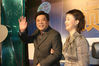 2005年2月26日，中国电视主持人论坛暨颁奖典礼在上海音乐厅举行，图为赵忠祥（左）、孙涛
