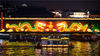 2020年1月17日，游人在南京夫子庙乘游船观灯游览。