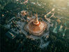 2018年6月12日报道（具体拍摄时间不详），42岁的建筑师兼摄影师Dimitar Karanikolov在缅甸旅行时，从空中拍摄了缅甸佛寺的罕见照片。从空中看这些寺庙，不同于从其他角度所看到的，寺庙成为矩形或金字塔式的形状。还有一处寺庙周围搭满竹子架子，白色的墙壁往上延伸成金色的顶，一个新的祭拜场所仍然在建，而旁边都是像脚手架的竹子架子。这些照片都是由常住伦敦的Dimitar Karanikolov拍摄的。
