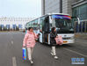 　1月18日，王丽丽（左）与姐姐王娟娟来到中铁轮渡旅顺西站，准备开始工作。