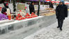2020年1月25日报道，哈尔滨百年老街上的冰排档，美食味道老香了哈尔滨市道里区中央大街上有一处冰排档，各种烧烤、涮品以及全国各地的美食全都摆在了冰块制作的柜台上。
