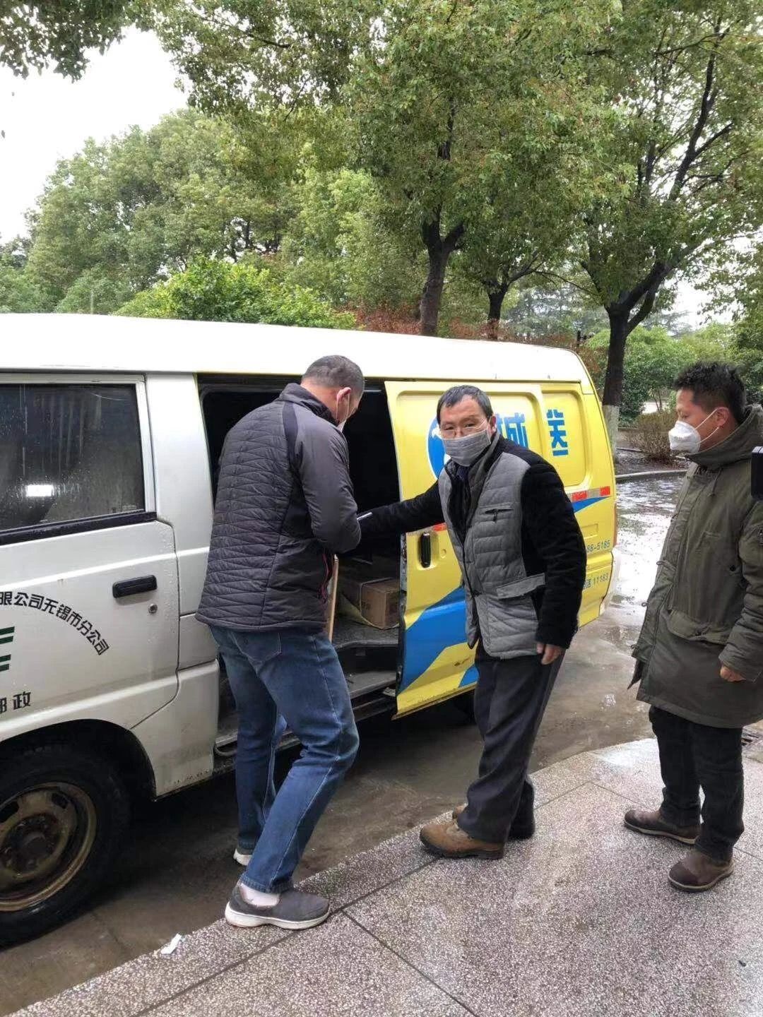 无锡爱心企业捐设备 众志成城援湖北