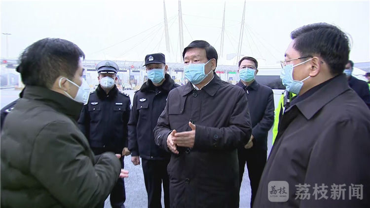 娄勤俭前往省疾病预防控制中心等地检查疫情防控工作