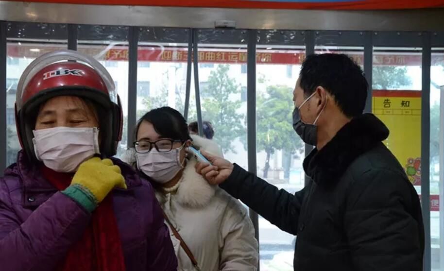 公交客运调整、超市供货情况...记者实地探访句容公共场所