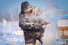 1月3日，参赛选手在哈尔滨冰雪大世界创作冰雕作品。新华社记者 王松 摄