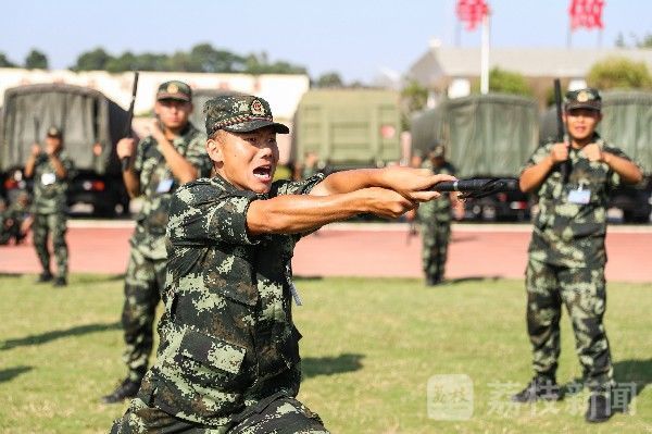 训练|探访新兵营|“训练套餐”KO“节后综合征”|荔枝军事