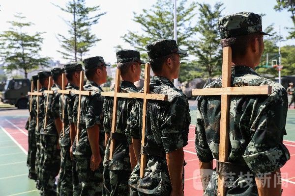 训练|探访新兵营|“训练套餐”KO“节后综合征”|荔枝军事