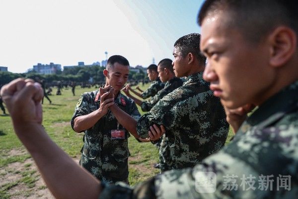 训练|探访新兵营|“训练套餐”KO“节后综合征”|荔枝军事