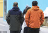 2020年10月14日，北京，许多市民穿上了秋冬装抵御低温。