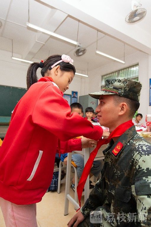 扶贫|武警某支队开展扶贫助学活动助力脱贫攻坚|荔枝军事