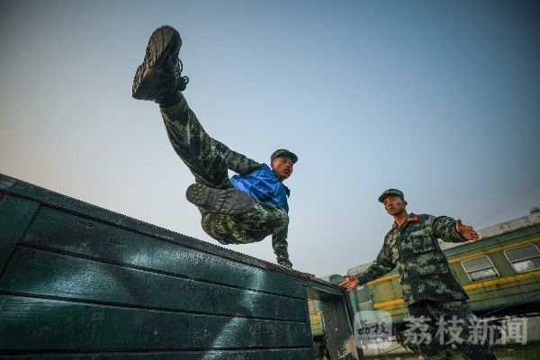练兵|全程硬核！武警特战队员再掀练兵热潮！|荔枝军事