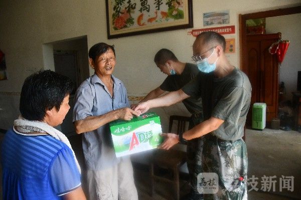 扶贫|扶贫路上，最难忘的那抹迷彩绿|荔枝军事