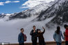 2020年10月18日，四川省卧龙自然保护区海拔3800米巴朗山雪后风光，吸引众多游客拍照留念。来源：IC photo