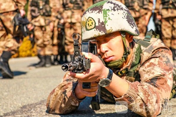 战场|现场版“刺激战场”比电影还精彩|荔枝军事