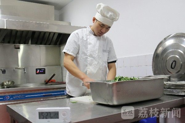 军营|向军营里的“大厨”致敬|荔枝军事