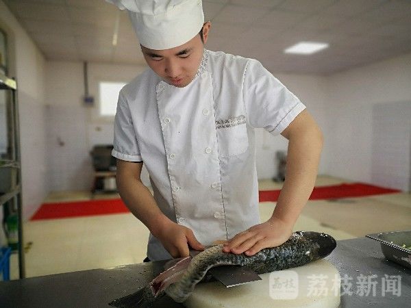 军营|向军营里的“大厨”致敬|荔枝军事