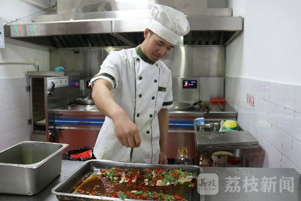 军营|向军营里的“大厨”致敬|荔枝军事