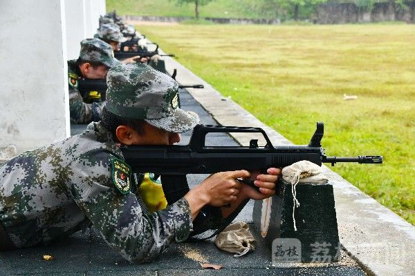 靶场|枪声阵阵硝烟起，百人靶场决枪王|荔枝军事