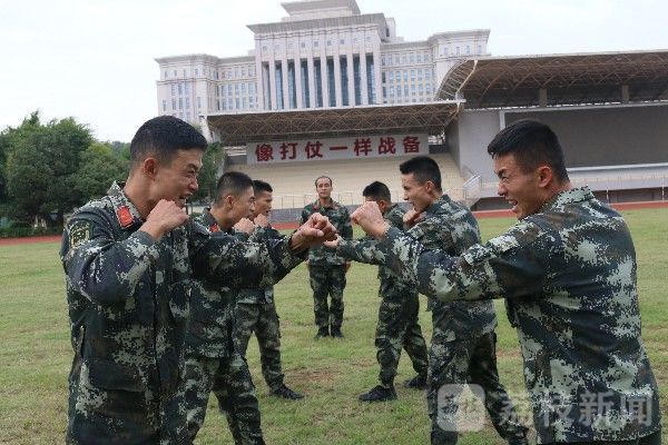 一招|一招制敌视频没有看够？来看武警官兵招招制敌KO对手|