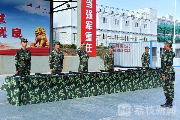 钢枪|接过钢枪扛起责苦练本领为打赢|荔枝军事