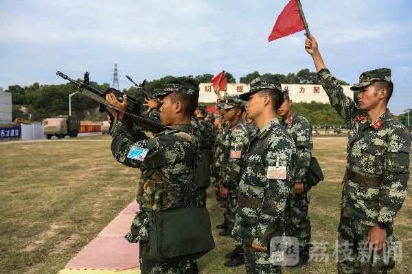 新兵|开火！新兵实弹射击“初体验”|荔枝军事