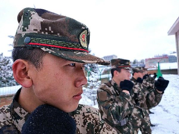 热血|雪中飞“武”，白雪恋热血|荔枝军事