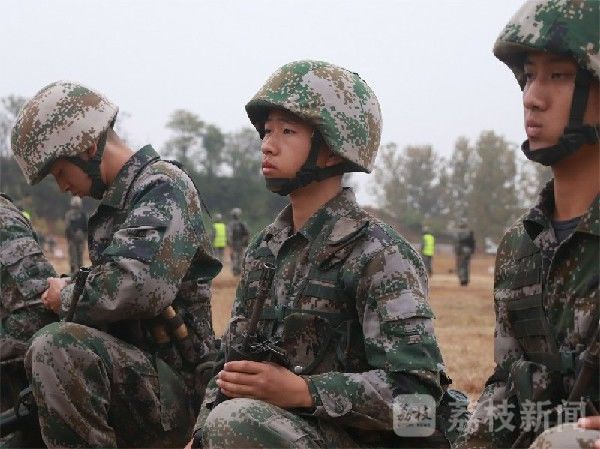 新兵|入营一个月，看新兵实弹射击初体验！|荔枝军事