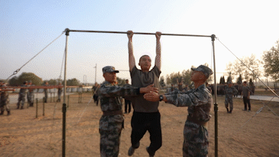 新兵|新兵首次检验考核 人人奋勇争先|荔枝军事