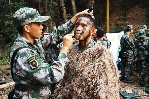 野战|加钢淬火，直击国防科大野战生存训练|荔枝军事