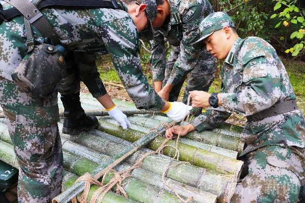 野战|加钢淬火，直击国防科大野战生存训练|荔枝军事