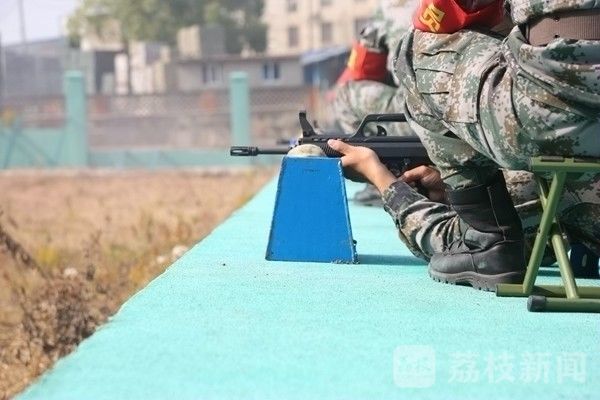 新兵|新兵实弹射击，打响军旅第一枪|荔枝军事