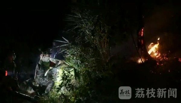 武警|羚山突发山火，武警紧急驰援|荔枝军事